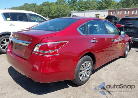 2015 Nissan Altima 2.5 S z USA, uszkodzony, nr VIN 1N4AL3AP2FN379772